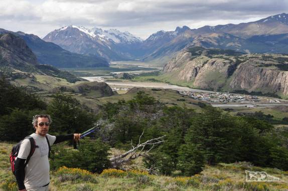 Chegando de volta à El Chaltén, na patagônia argentina depois de percorrer a trilha da Loma del Pliegue Tumbado